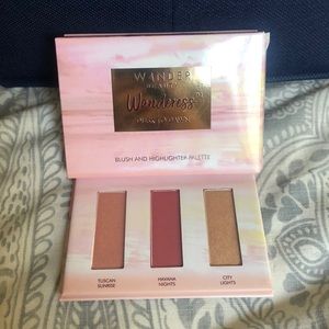 Wander Dusk to Dawn Blush and Highlighter Palette